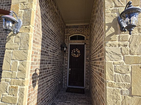 3rd image of 2029 Milano Ln