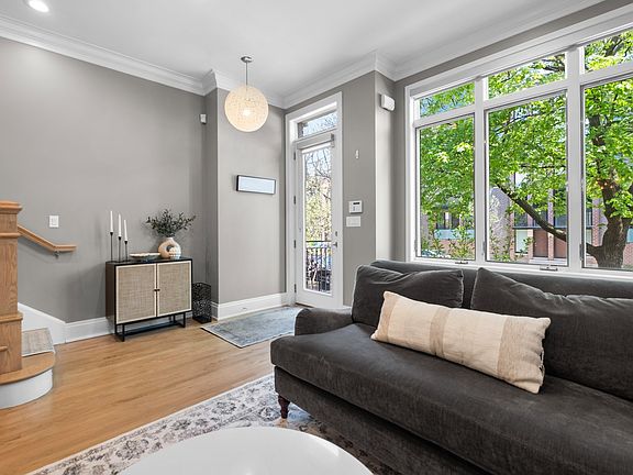 4th image of 2602 N Paulina St
