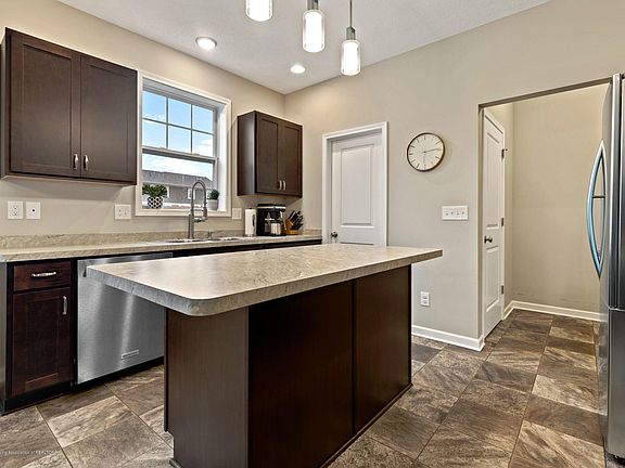 4th image of 3847 Baulistrol Dr