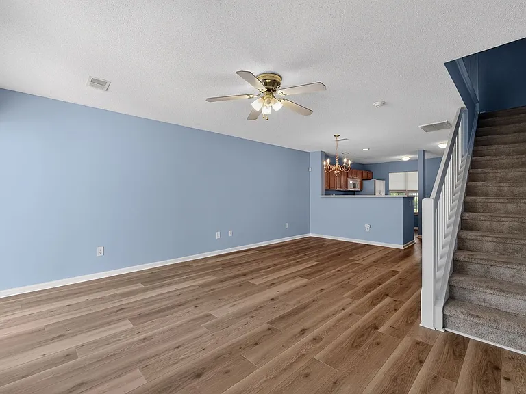 204 Butler Pl — Photo 9