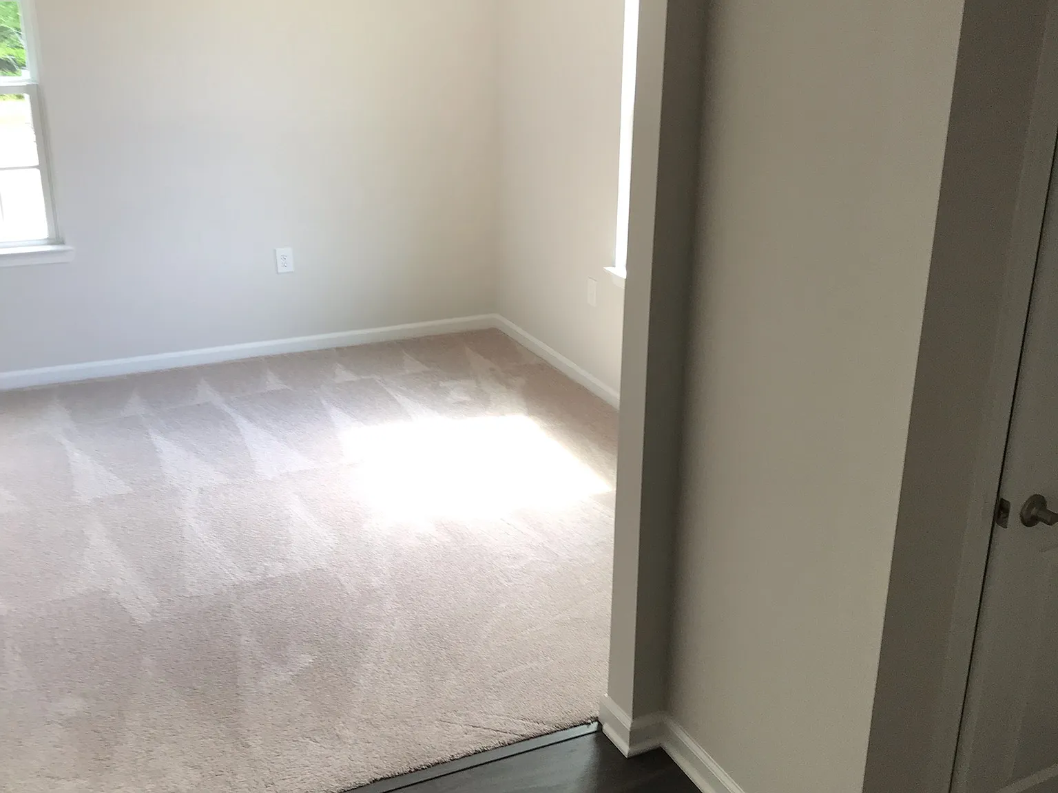 3 bed, 2.5 bath, 1672 sqft, $2,400 — Photo 3