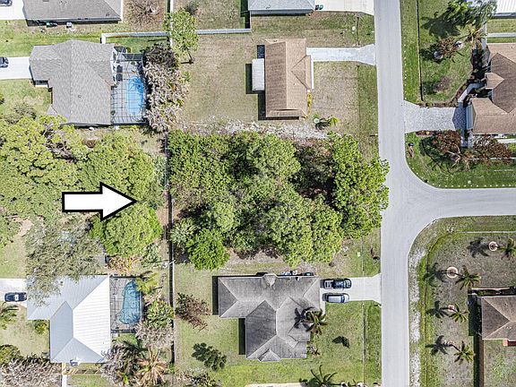 4th image of 1661 SW Nervia Avenue