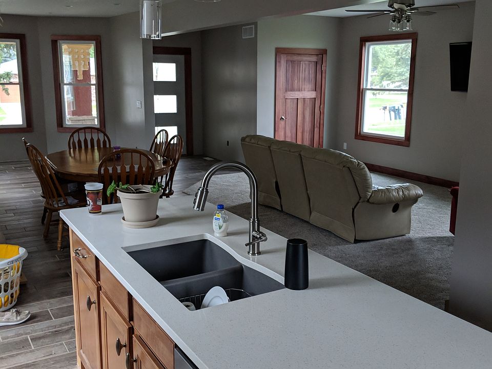 2nd image of 806 8th St