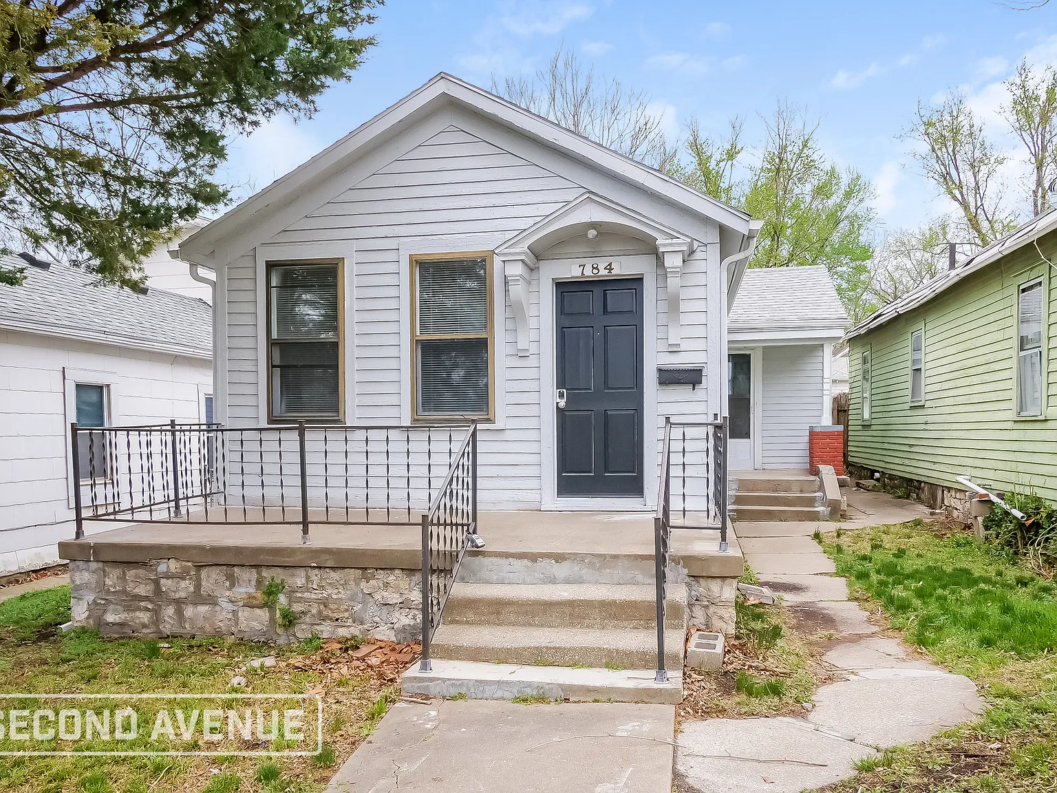 2 bed, 1.0 bath, 1057 sqft, $1,259 — Photo 1