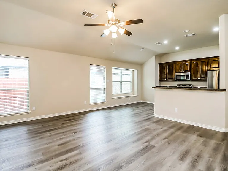 160 Spring Hollow Dr — Photo 6