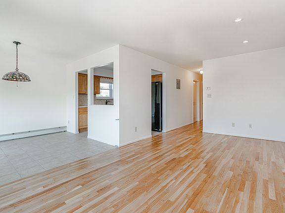 5th image of 20-01 Hazen St #4
