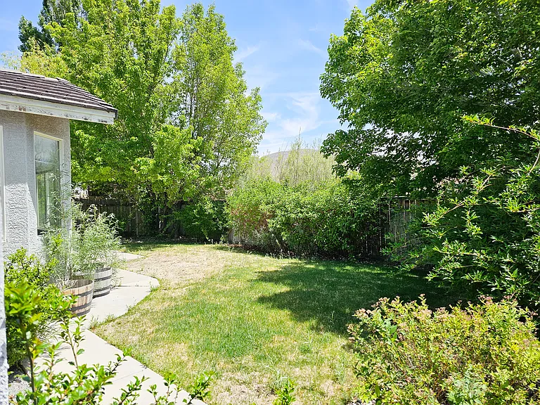 1870 Cliffhanger Dr — Photo 23