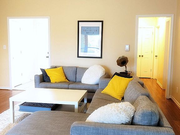 2nd image of 5 N Park Dr