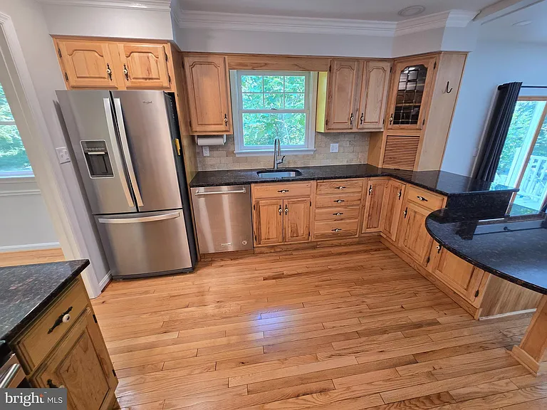 202 Cypress Creek Rd — Photo 9