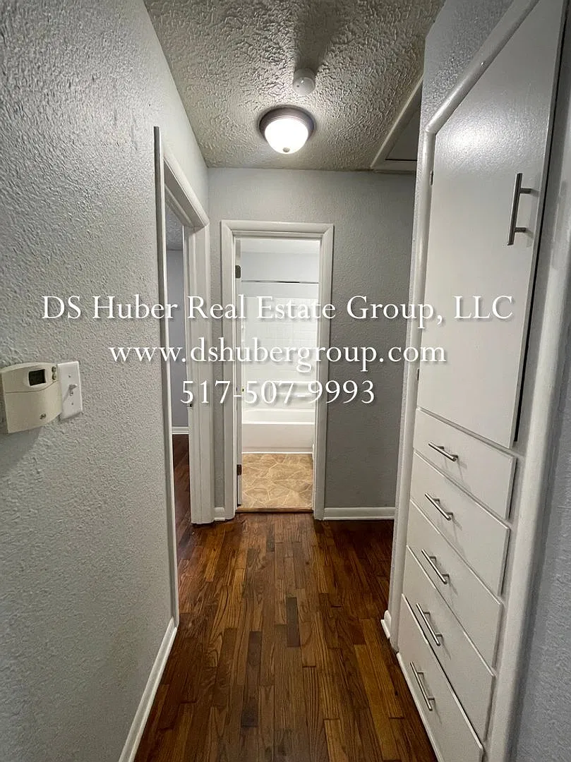 2918 Risdale Lansing, MI 48911 — Photo 3