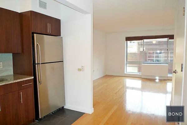 Rented by Bond New York | media 32