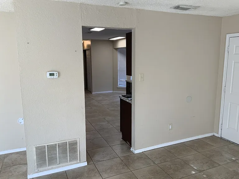 705 Little Fox Ln — Photo 28