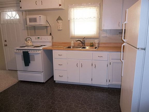 5th image of 1221 Windywood Dr