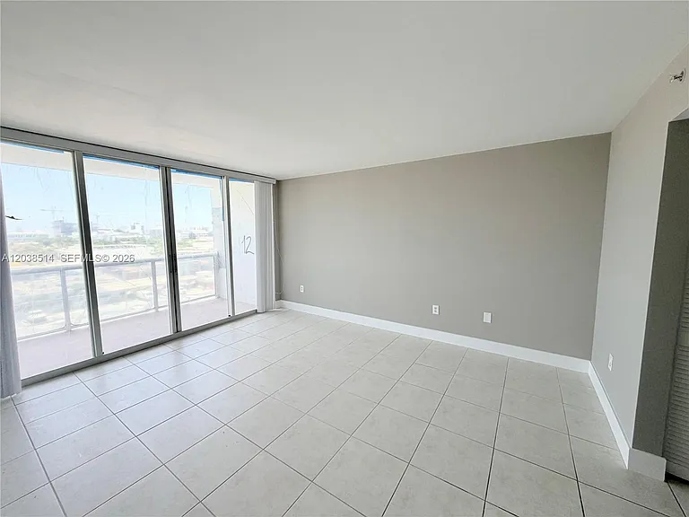 1800 Sunset Harbour Dr #1211 — Photo 4