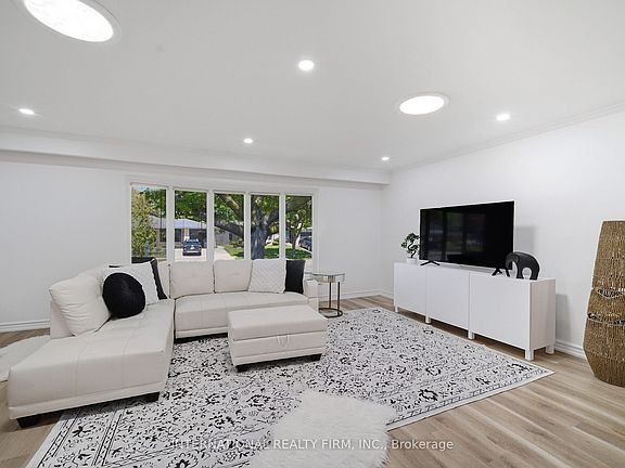4th image of 2306 Devon Rd