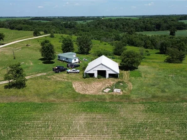 26788 105th Ave, La Belle, MO 63447