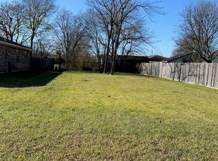 2106 Tracy Ln, Highlands, TX 77562