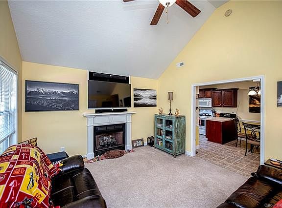 3rd image of 1091 Warpers Ln #60