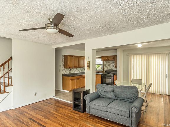 4th image of 18 Hilliard Avenue