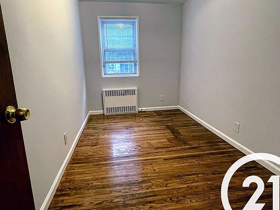 5th image of 23-95 32nd St APT 1