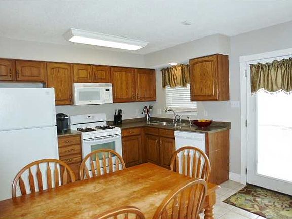 4th image of 200 River Village Dr