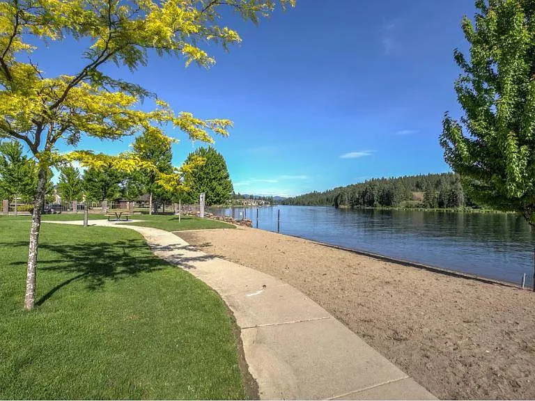 Private park / beach for residents only