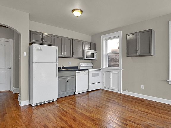 5th image of 3719-3721 S Kingshighway Blvd #139