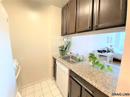 Rented by Douglas Elliman | media 4