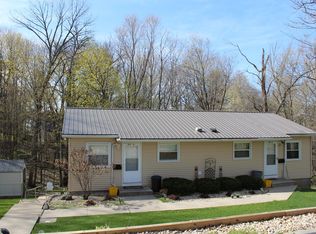 601 N Base St APT A, Morrison, IL 61270