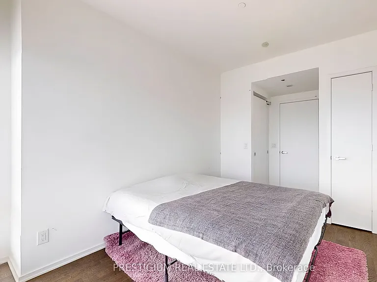 1 Bloor St E #4204 — Photo 21