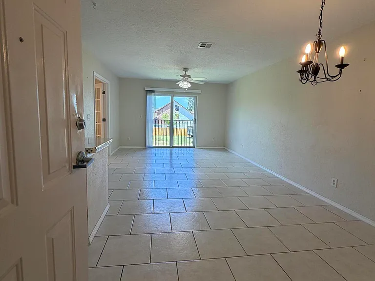 220 Columbia Dr #31 — Photo 1