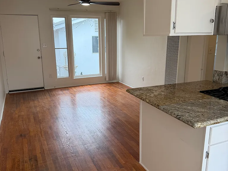 4636 Cherokee Ave — Photo 5