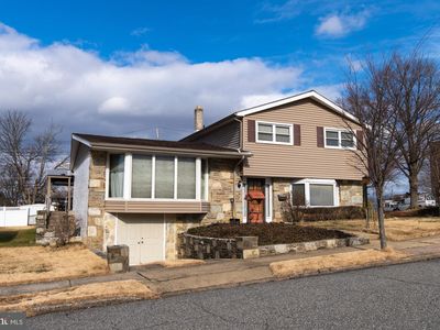3817 Hill Rd, Philadelphia, PA, 19128