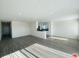 2343 Fox Hills Dr, Los Angeles, CA 90064