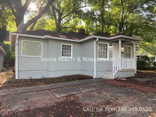 121 Howell Rd, Carrollton, GA 30117