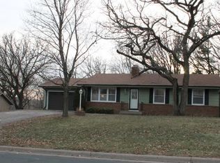 10280 S Oak Shore Dr, Lakeville, MN 55044