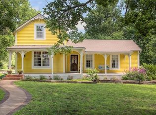 402 E College St, Paola, KS 66071