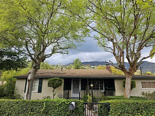 2201 Oakhaven Dr Photo 1