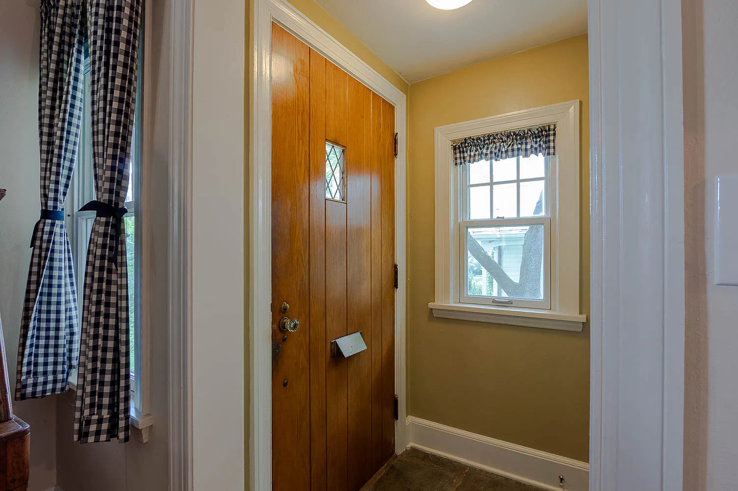 3 bed, 1.5 bath, 1900 sqft, $3,000 — Photo 3