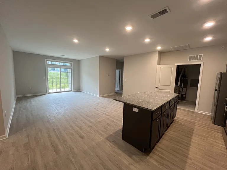 100 Tower Ridge Circleapartment #122 — Photo 3