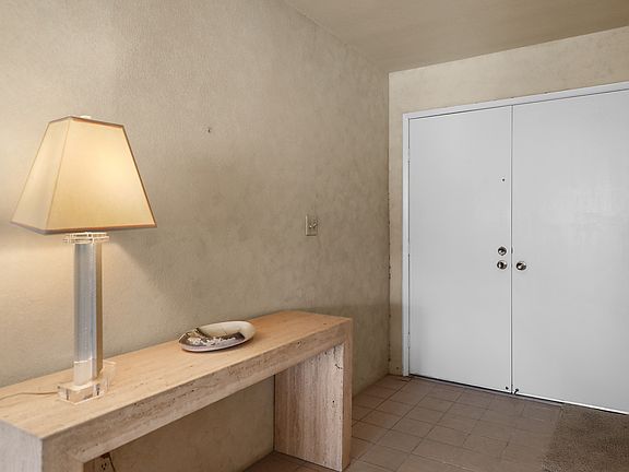 5th image of 11 Ronda Dr