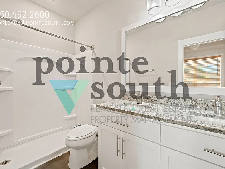 1010 N D St — Photo 15