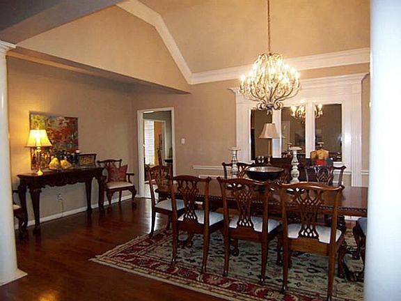 3rd image of 7637 Cedar Elm Dr