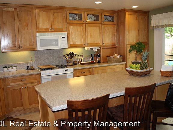 4th image of 32167 Michele Dr