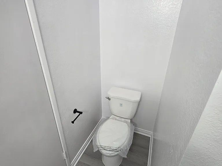 5531 Corteen Pl — Photo 11