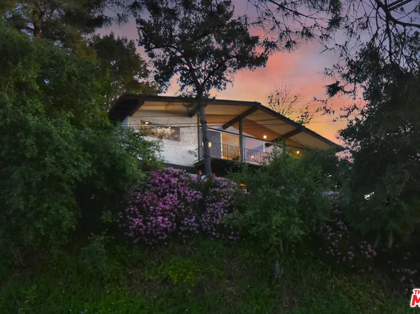21584 Arcos Dr, Woodland Hills, CA 91364