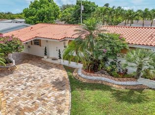 17805 NE 9th Pl, North Miami Beach, FL 33162
