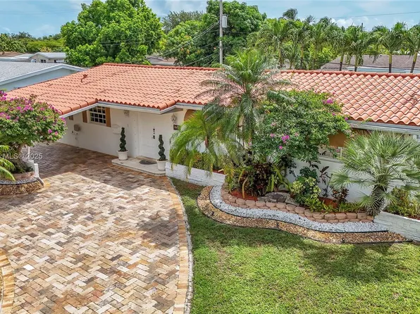 17805 NE 9th Pl, North Miami Beach, FL 33162