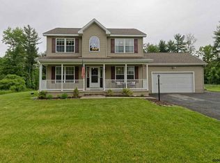 22 West St, Feura Bush, NY 12067