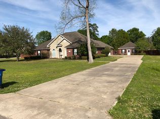 714 Arrowhead Dr, Lake Charles, LA 70611